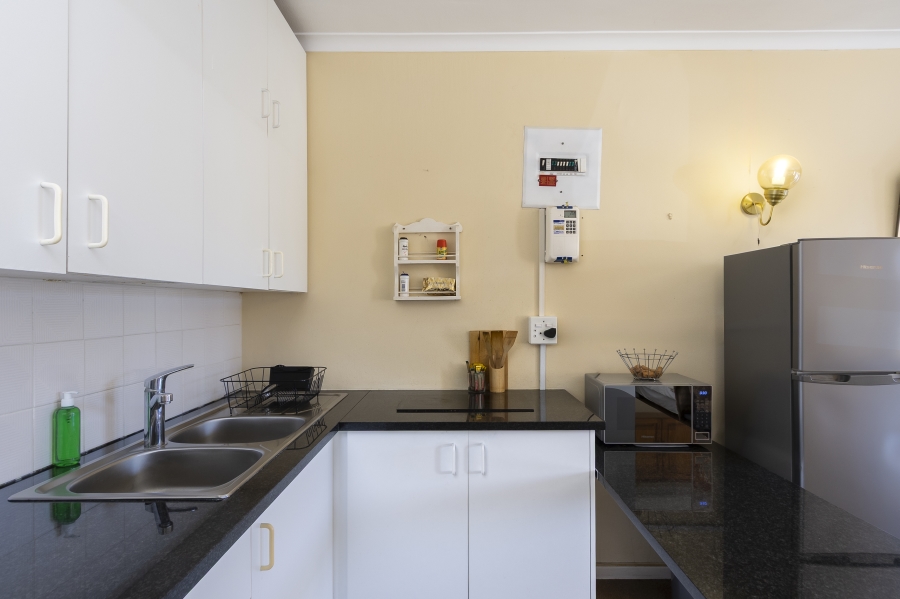 To Let 1 Bedroom Property for Rent in Van Ryneveld Western Cape